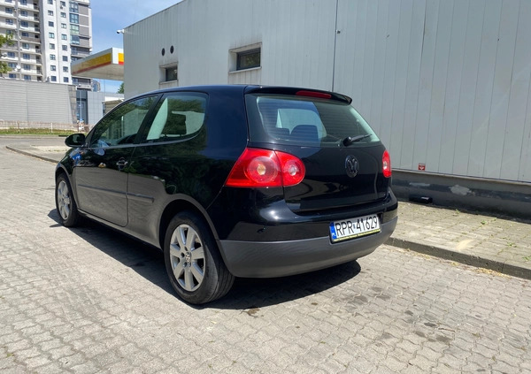 Volkswagen Golf cena 11300 przebieg: 193438, rok produkcji 2005 z Rzeszów małe 56